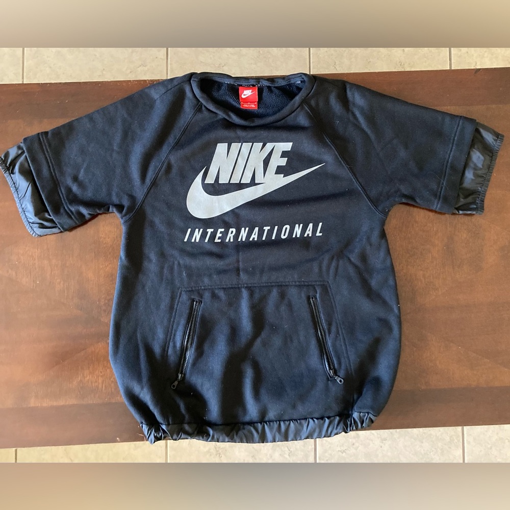 Women’s Nike International Short Sleeve Sweater